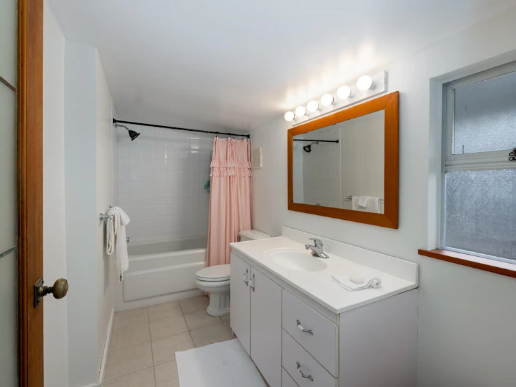 4520 Capilano Road, North Vancouver, BC, V7R 4K3 - 20
