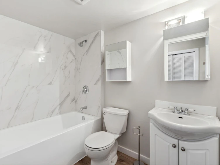 201-212 Forbes Avenue, North Vancouver, BC, V7M 3E5 - 12
