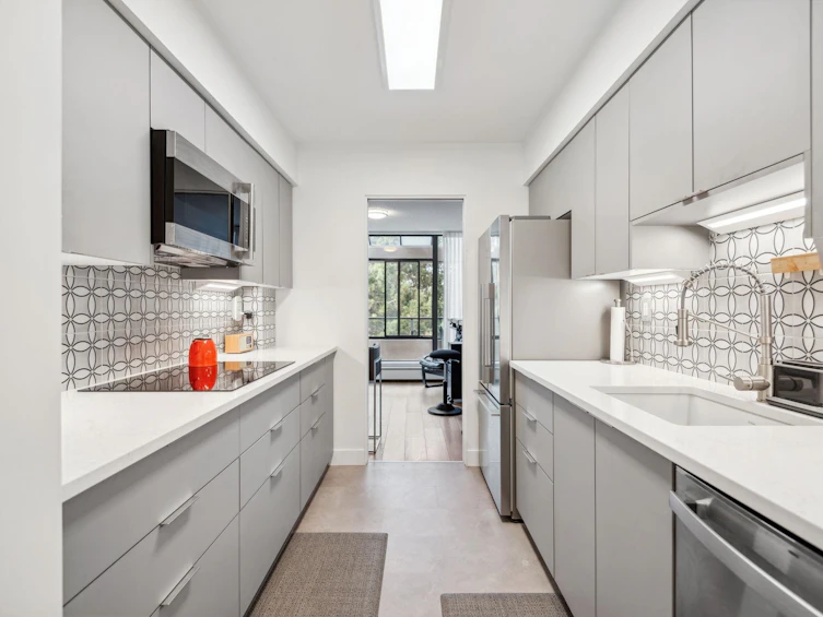 608-2101 Mcmullen Avenue, Vancouver, BC, V6L 3B4