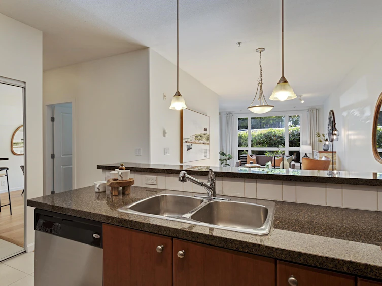 205-14 E Royal Avenue, New Westminster, BC, V3L 5W5 - 13