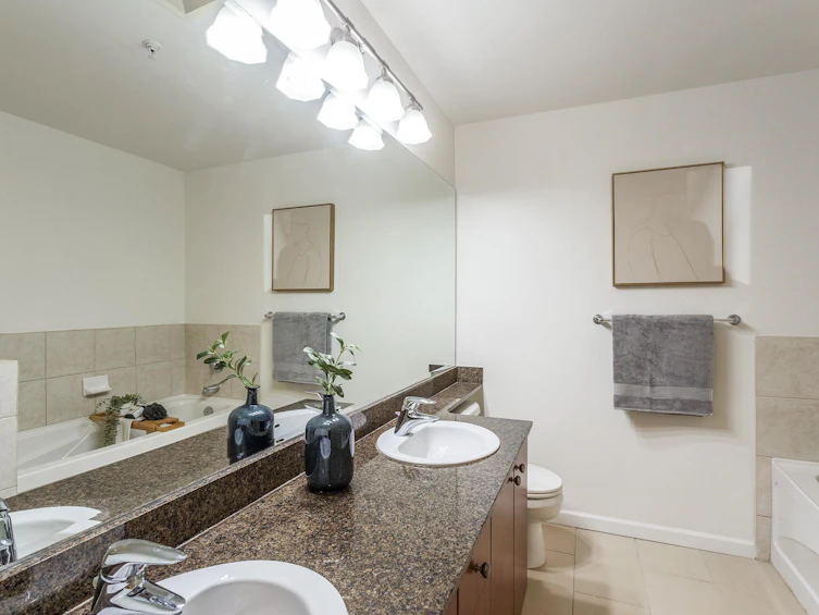 205-14 E Royal Avenue, New Westminster, BC, V3L 5W5 - 20