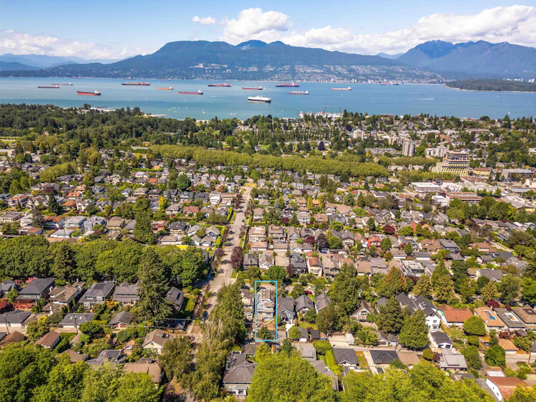 3888 W 13th Avenue, Vancouver, BC, V6R 2S8 - 2