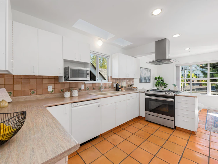 3888 W 13th Avenue, Vancouver, BC, V6R 2S8 - 22