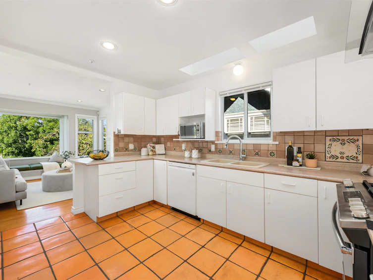 3888 W 13th Avenue, Vancouver, BC, V6R 2S8 - 23