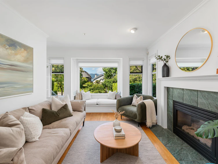 3888 W 13th Avenue, Vancouver, BC, V6R 2S8 - 4