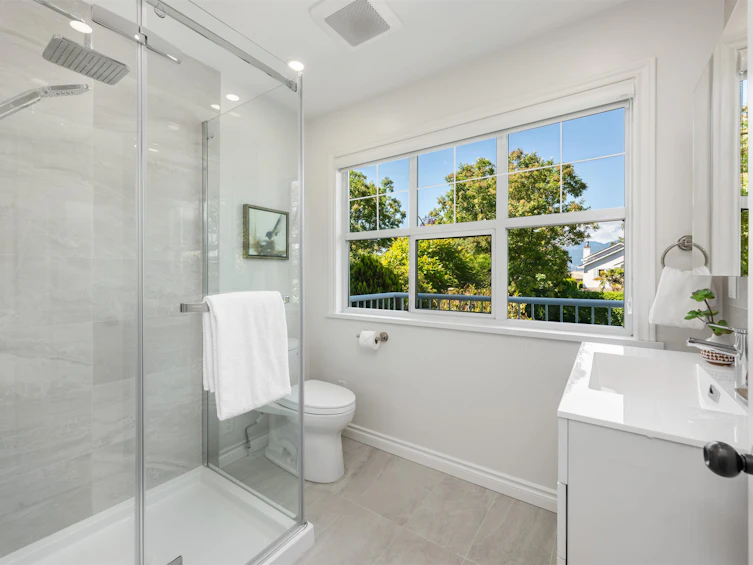 3888 W 13th Avenue, Vancouver, BC, V6R 2S8 - 9