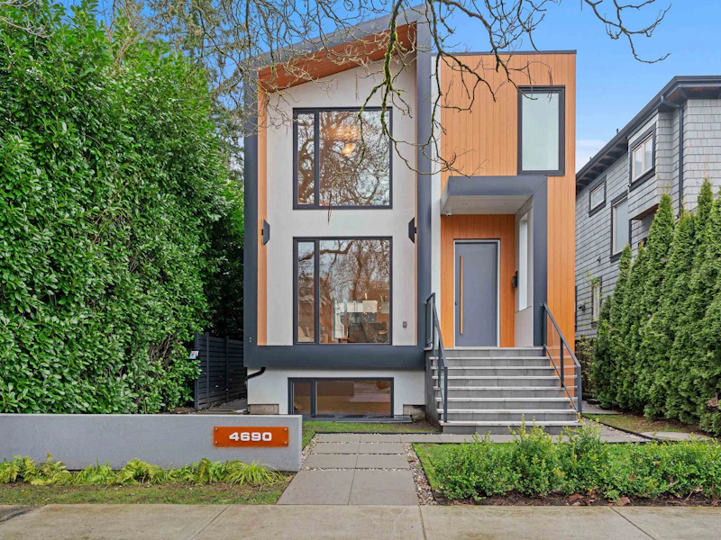 4690 W 9th Avenue, Vancouver BC V6R 2E4