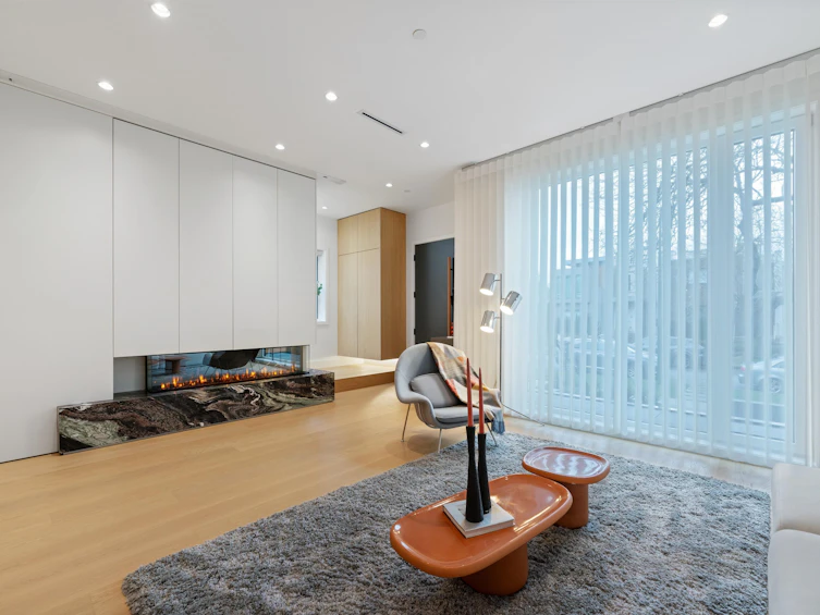 4690 W 9th Avenue, Vancouver, BC, V6R 2E4 - 5