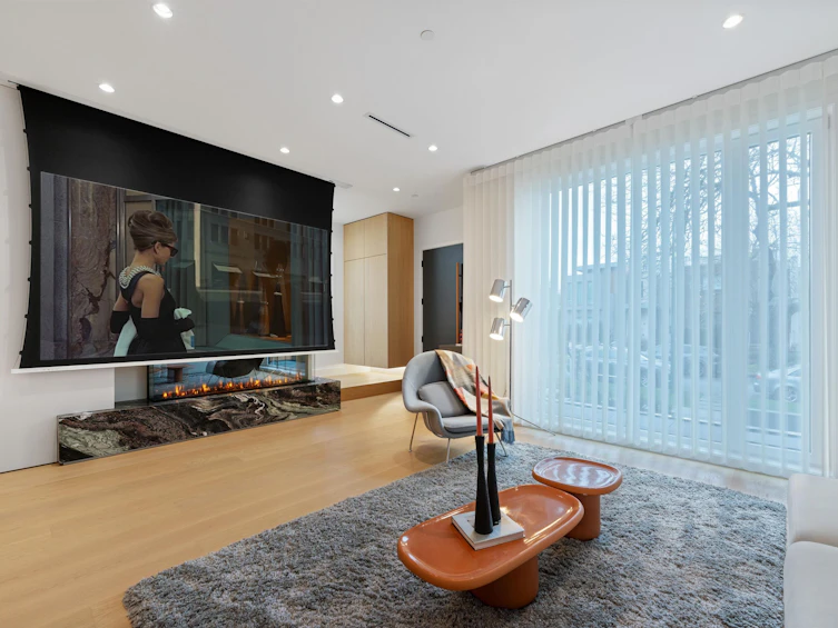 4690 W 9th Avenue, Vancouver, BC, V6R 2E4 - 4