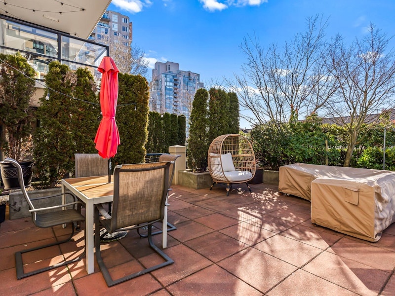 405 - 1 Renaissance Square, New Westminster BC V3M 0B6