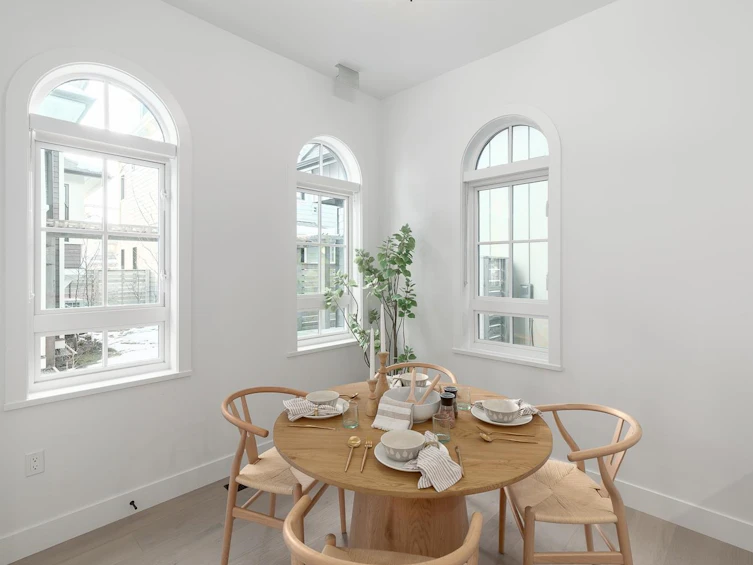 1051 Semlin Drive, Vancouver, BC, V5L 2N6 - 9