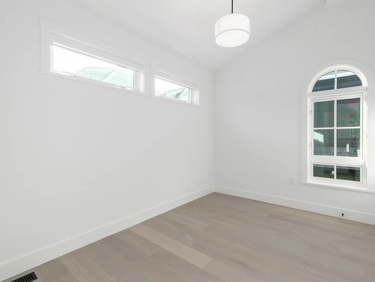 1051 Semlin Drive, Vancouver, BC, V5L 2N6 - 14