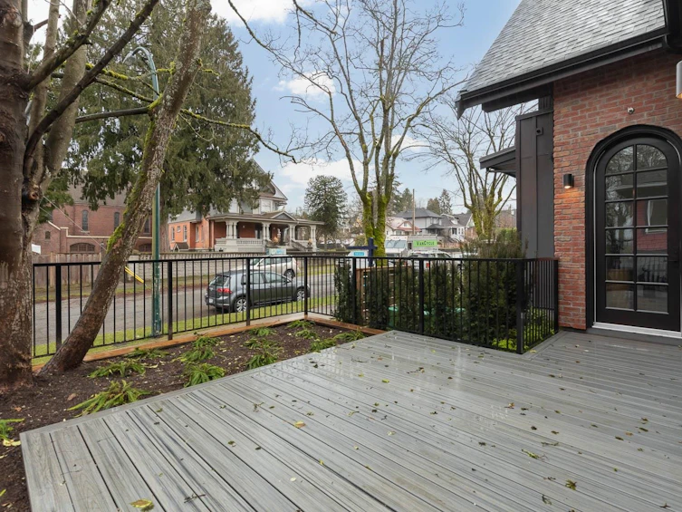 1051 Semlin Drive, Vancouver, BC, V5L 2N6 - 18