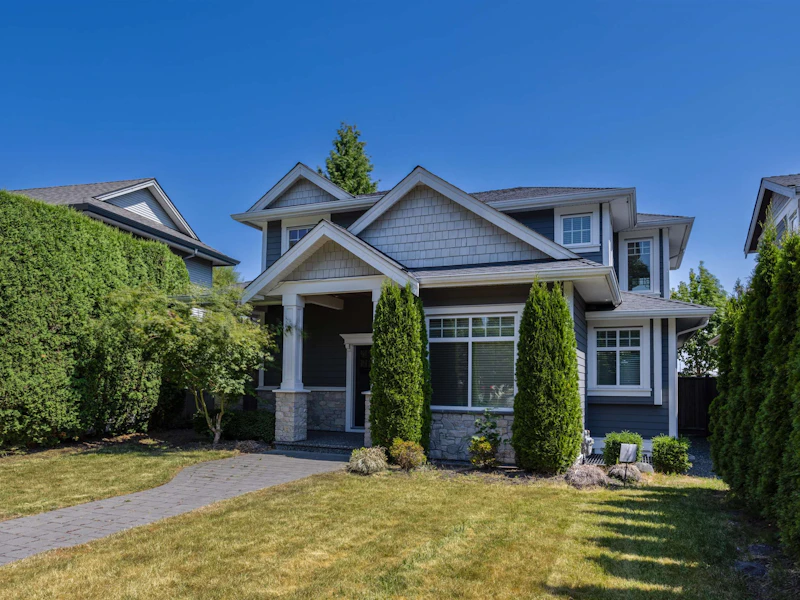 2202 Madrona Place, Surrey BC V4A 7Z4