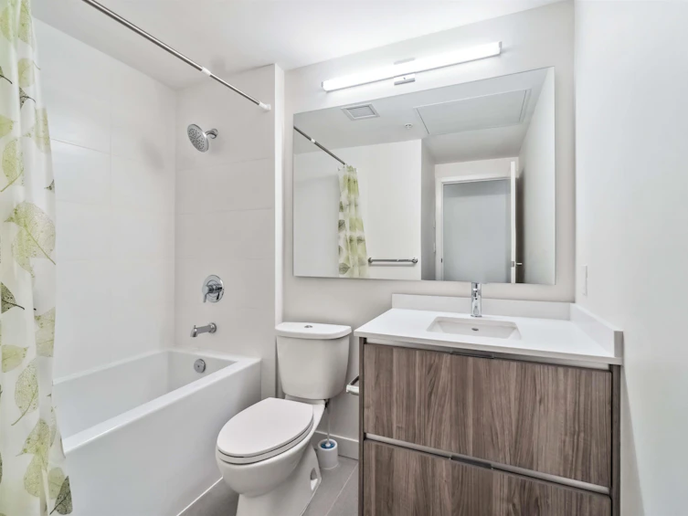 305-8940 University Crescent, Burnaby, BC, V5A 4Y8 - 8