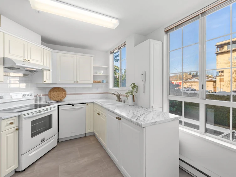 220-5835 Hampton Place, Vancouver, BC, V6T 2G2 - 8