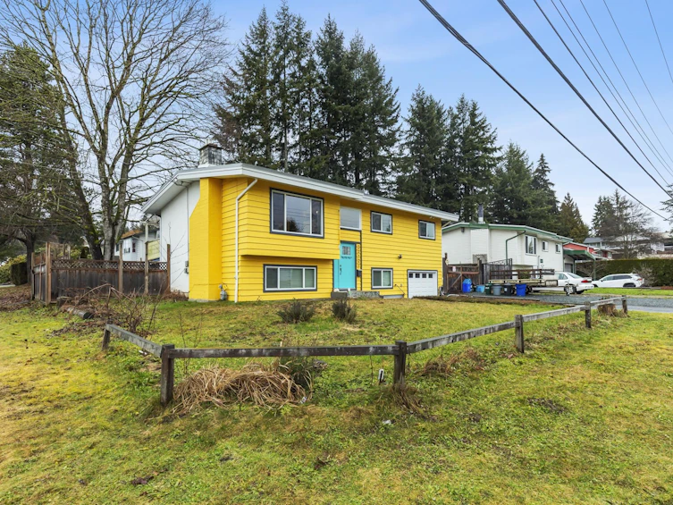 32127 Holiday Avenue, Mission, BC, V2V 2N3 - 2