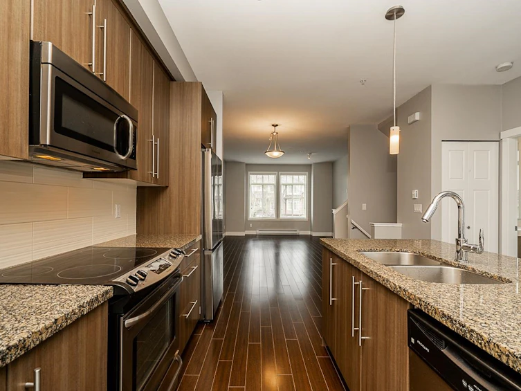 27-8250 209b Street, Langley, BC, V2Y 0J7 - 8