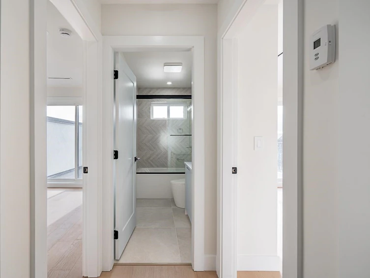 6152 Napier Street, Burnaby, BC, V5B 2C1 - 19