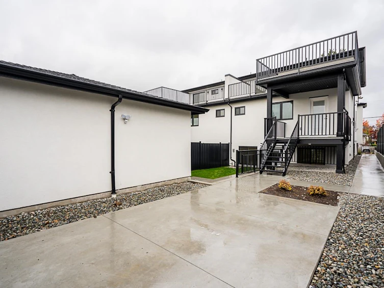 6152 Napier Street, Burnaby, BC, V5B 2C1 - 40