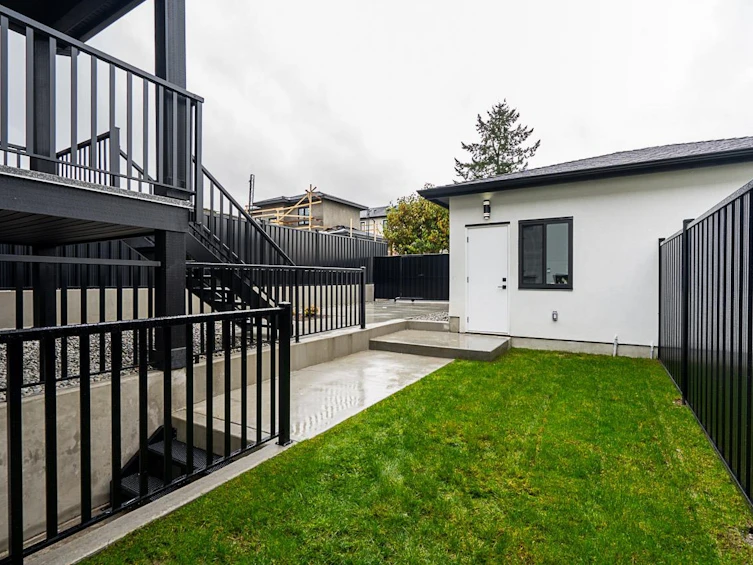 6152 Napier Street, Burnaby, BC, V5B 2C1 - 35