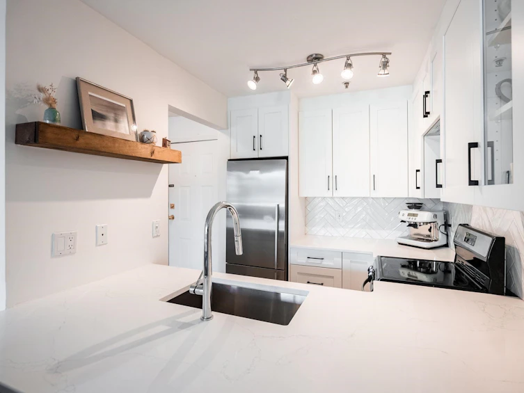 207-2160 Cornwall Avenue, Vancouver, BC, V6K 1B4 - 13