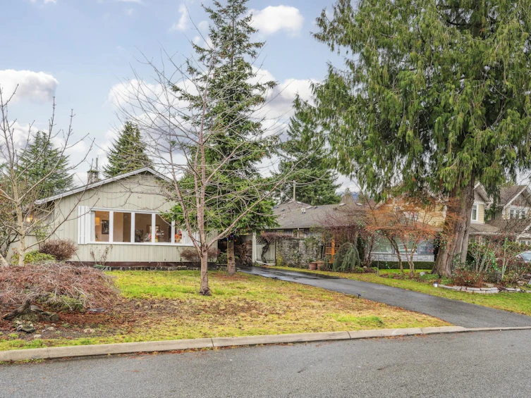 840 E 11th Street, North Vancouver, BC, V7L 2J1 - 2