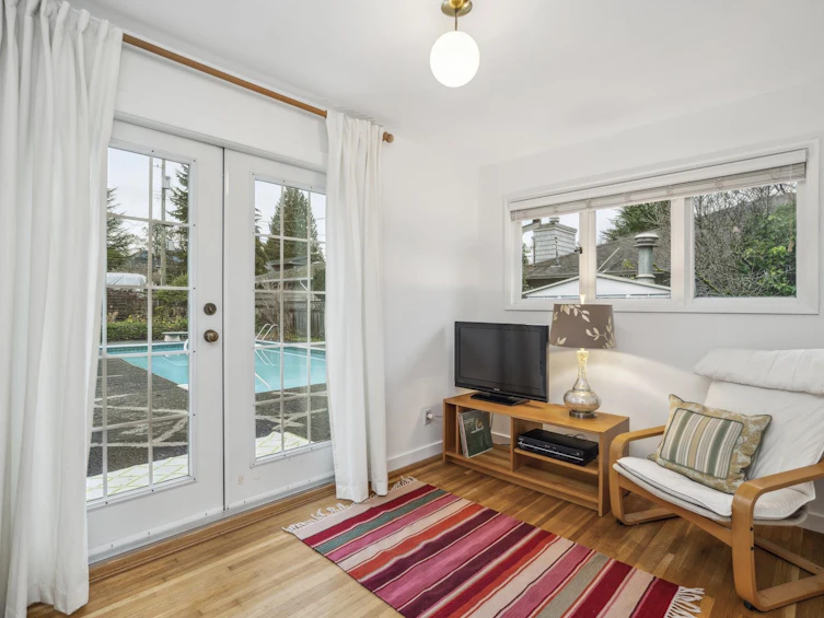 840 E 11th Street, North Vancouver, BC, V7L 2J1 - 30