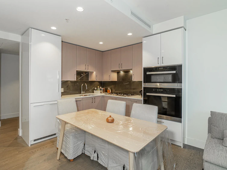 504-1675 Lions Gate Lane, North Vancouver, BC, V7P 3B4 - 3