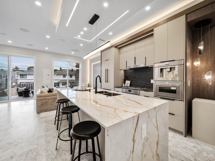 2453 W 10th Avenue, Vancouver, BC, V6K 2J4 - 10