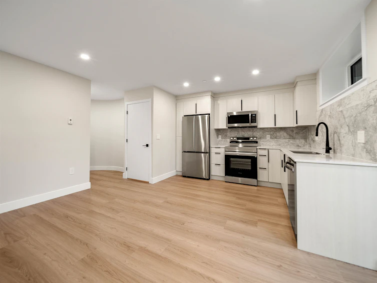 2453 W 10th Avenue, Vancouver, BC, V6K 2J4 - 33