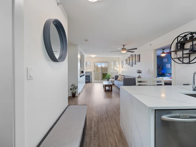 403-20750 Duncan Way, Langley, BC, V3A 9J6 - 3