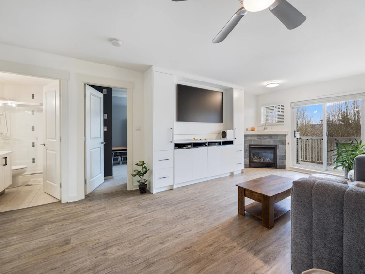 403-20750 Duncan Way, Langley, BC, V3A 9J6 - 11
