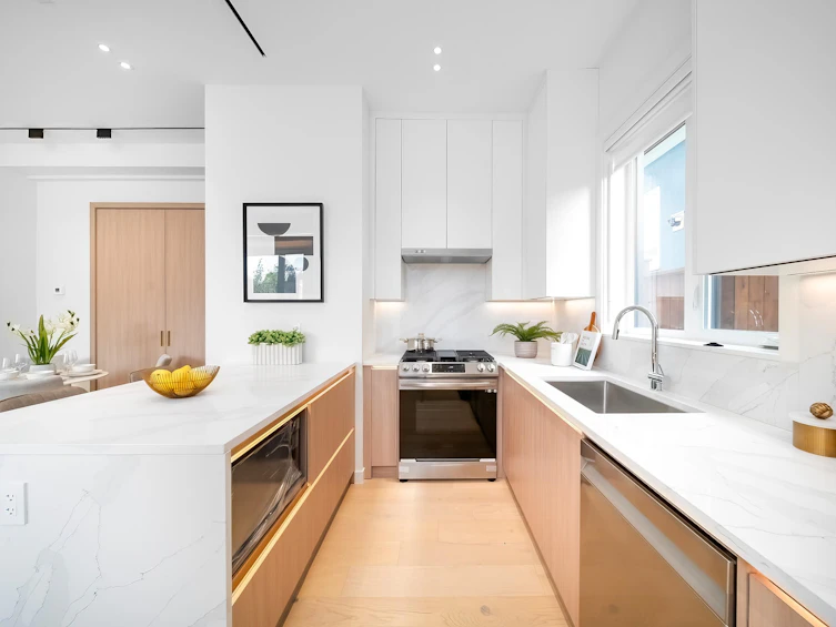 3227 E 29th Avenue, Vancouver, BC, V5R 1W4 - 13
