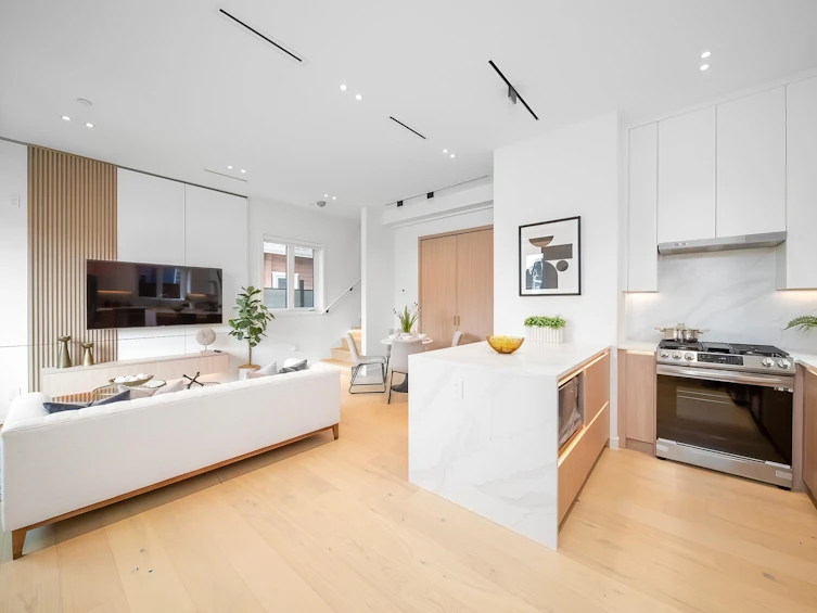 3227 E 29th Avenue, Vancouver, BC, V5R 1W4 - 3