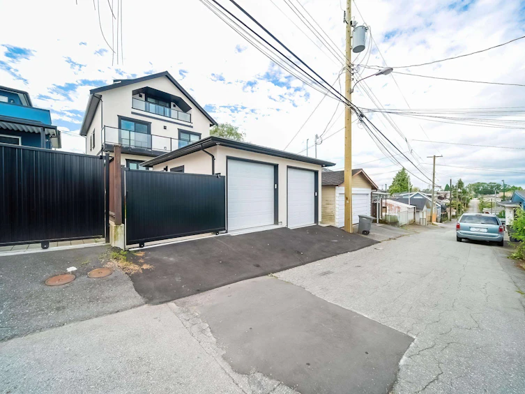 3227 E 29th Avenue, Vancouver, BC, V5R 1W4 - 30