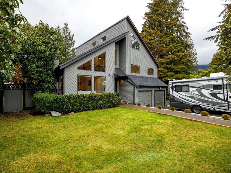 1611 Lockehaven Road, North Vancouver BC V7G 2H3