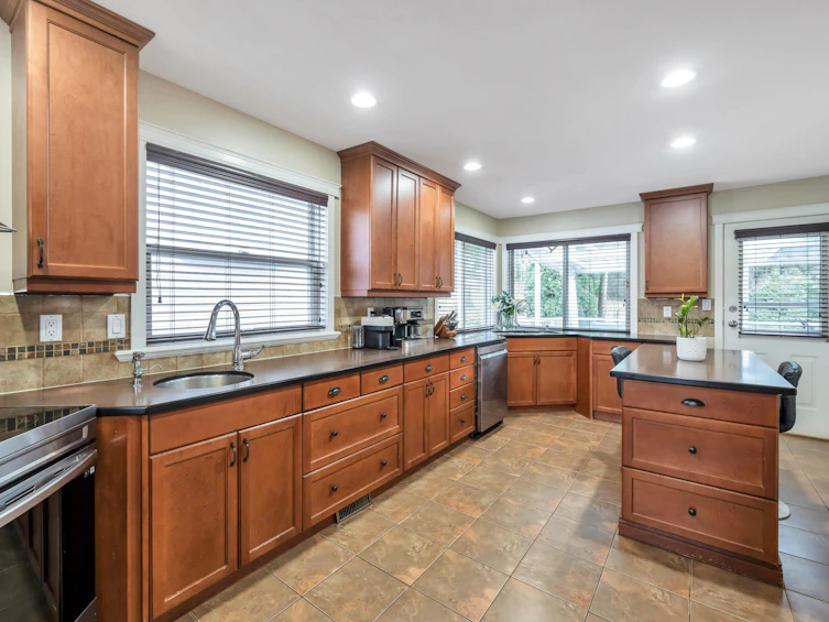 3697 Latimer Street, Abbotsford, BC, V2S 7K4 - 12