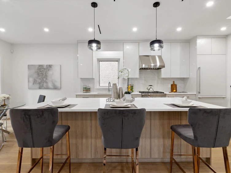 2721 W 7th Avenue, Vancouver, BC, V6K 1Z3 - 3