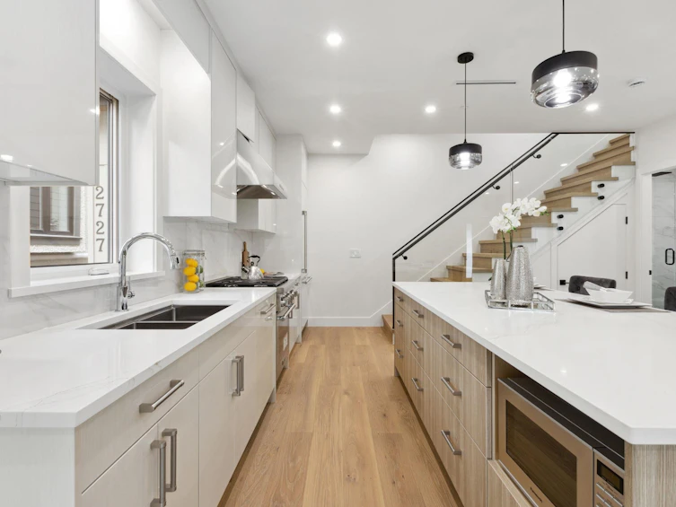 2721 W 7th Avenue, Vancouver, BC, V6K 1Z3 - 5