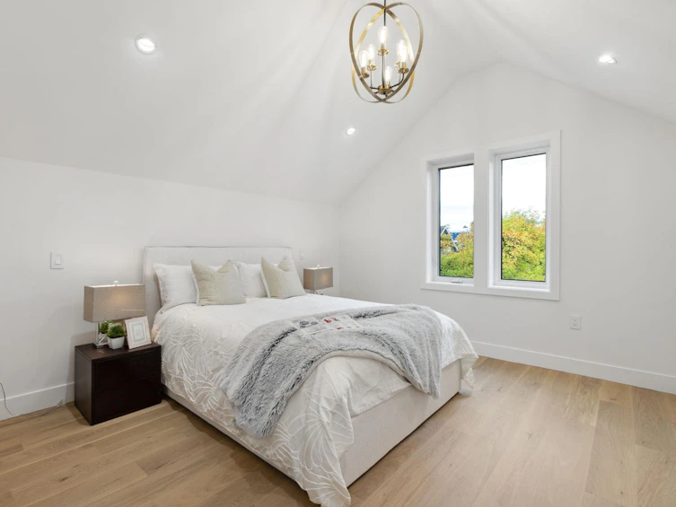 2721 W 7th Avenue, Vancouver, BC, V6K 1Z3 - 9