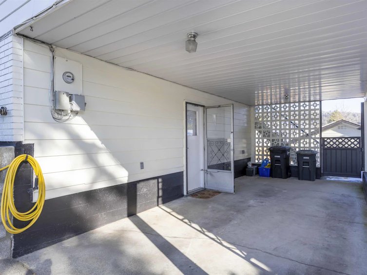 926 Grove Avenue, Burnaby, BC, V5B 4G7 - 11