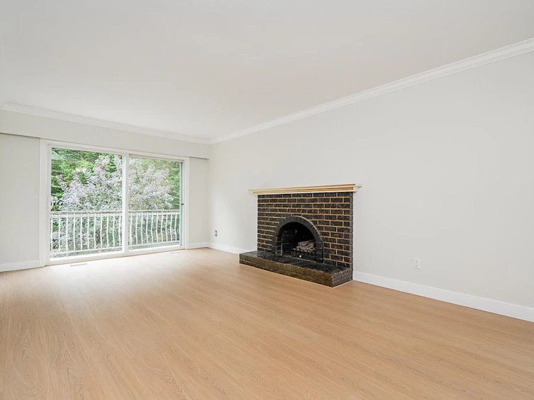 1381 E 11th Avenue, Vancouver, BC, V5N 1Y6 - 3