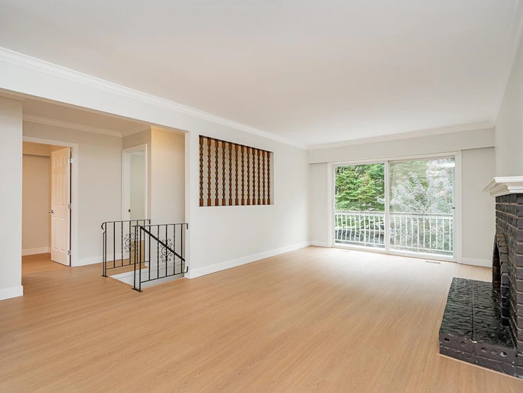 1381 E 11th Avenue, Vancouver, BC, V5N 1Y6 - 4