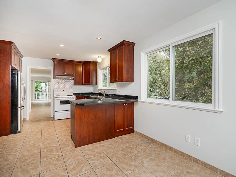 1381 E 11th Avenue, Vancouver, BC, V5N 1Y6 - 14