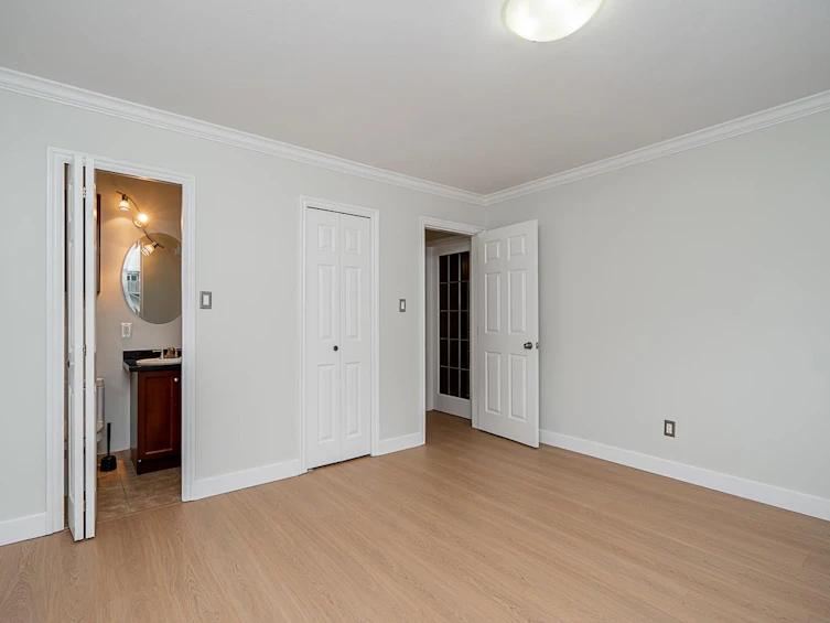 1381 E 11th Avenue, Vancouver, BC, V5N 1Y6 - 17