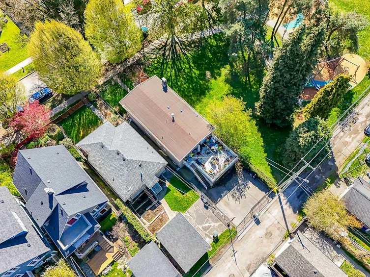 1381 E 11th Avenue, Vancouver, BC, V5N 1Y6 - 38