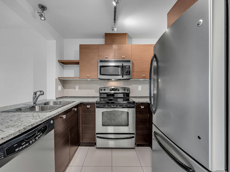 320-6688 120 Street, Surrey, BC, V3W 1T8 - 3