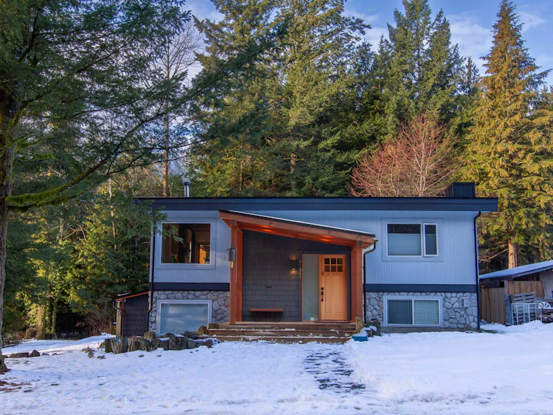 41941 Ross Road, Squamish BC V0N 0A4