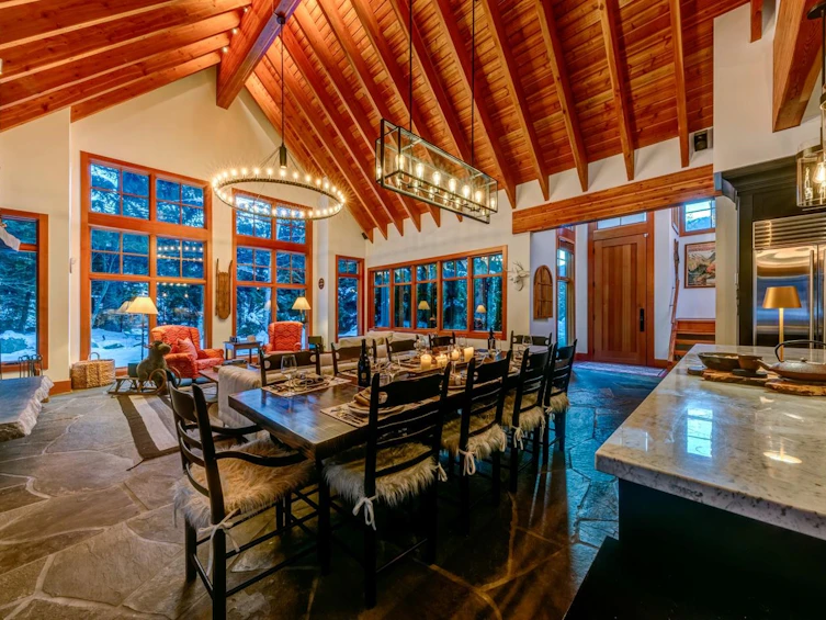 3205 Archibald Way, Whistler, BC, V8E 0B8 - 38